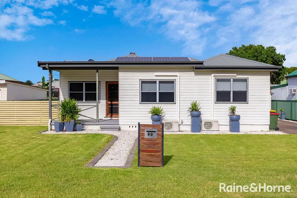 COZY 3 BEDROOM HOME !!