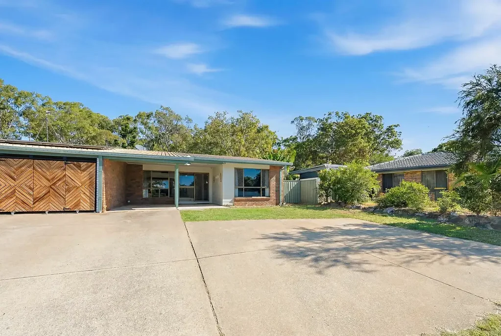 Stylishly Renovated Home in a Prime Boyne Island Location