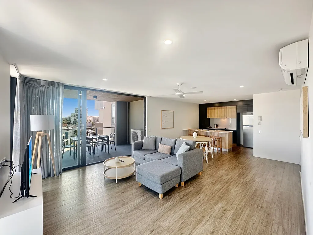 Maroochydore 2 Bedroom Stylish Corner Positioned Apartment in the Heart of Maroochydore