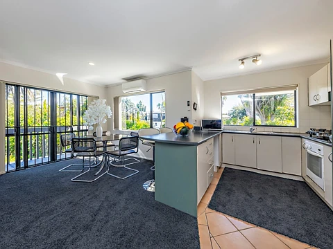 Papatoetoe 4房  Declared Reserve $720,000 - 1 MORE WEEK!!!