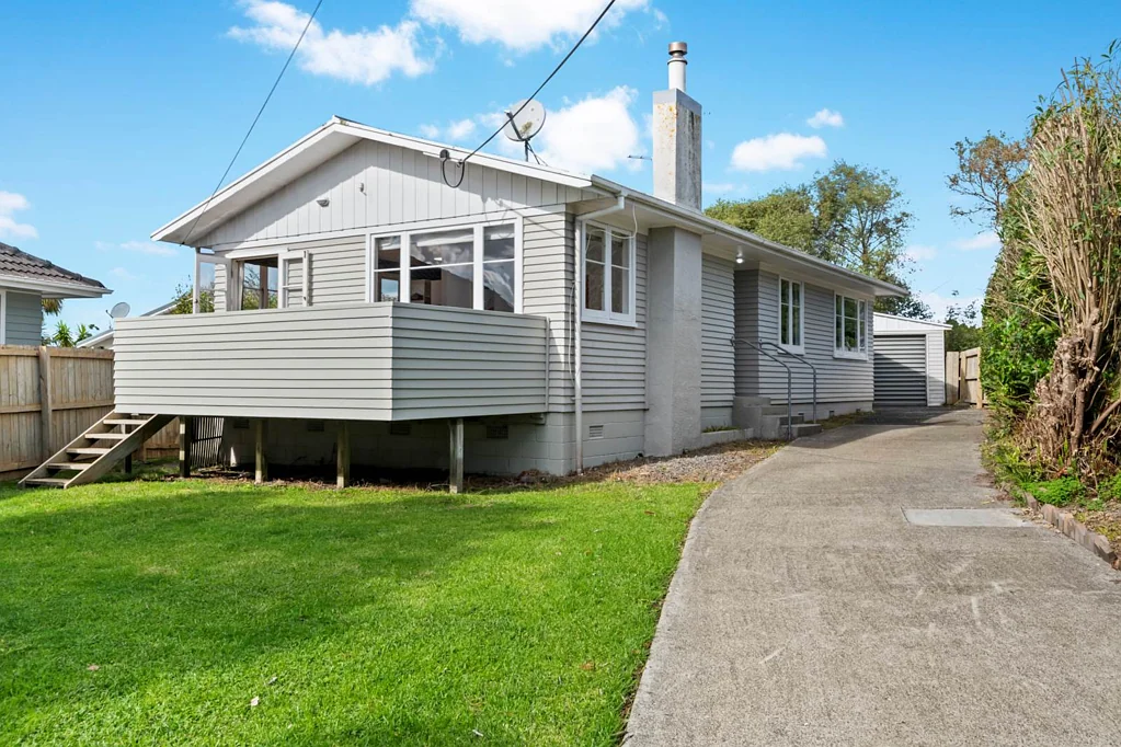 45 Fairclough Road, Beach Haven, North Shore City, Auckland