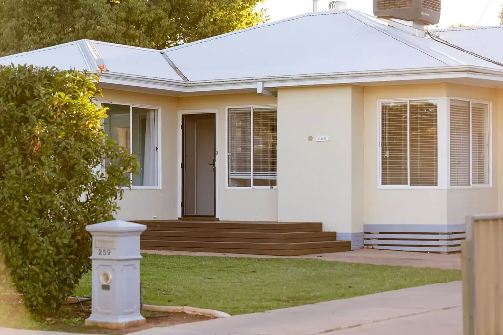 Mildura 4房  Some homes hold onto something. This one does.