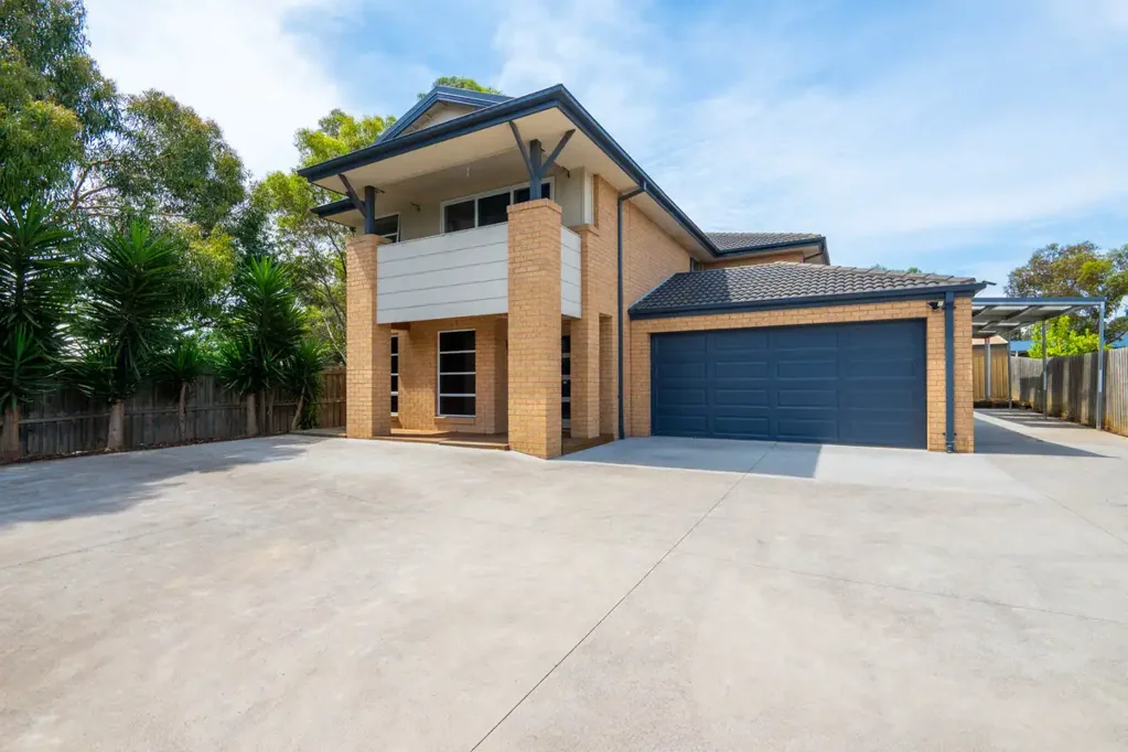 Bannockburn 4 Bedroom Family Home -  Central Location 907m2