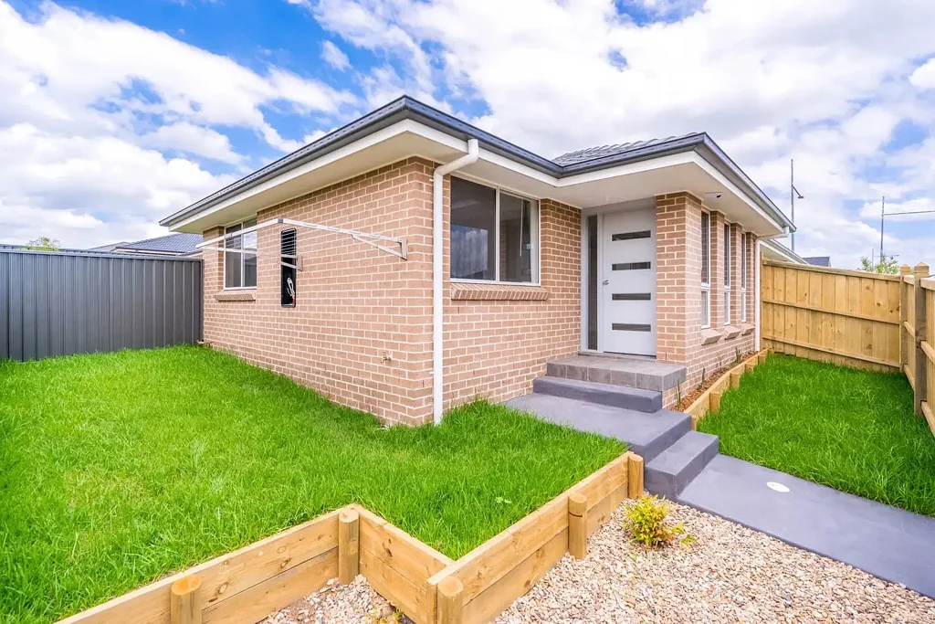Immaculately Presented Granny Flat with Practical Modern Living