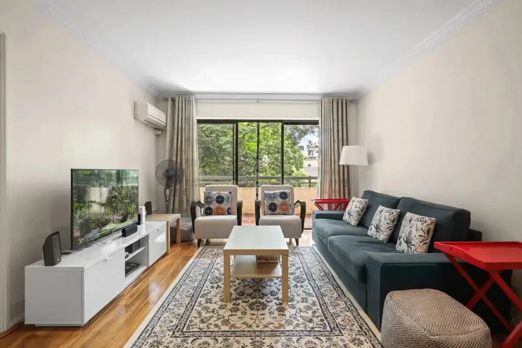 Bright Top-Floor Apartment with Timber Floors in Chatswood