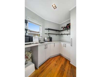 12 Fordyce Ave, 10698, Auckland, 5房, 2浴, 整租独立别墅