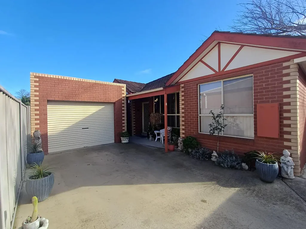 Quality Unit ~ Close to town