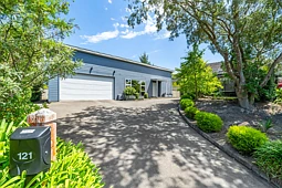 121 Hill Road, Belmont