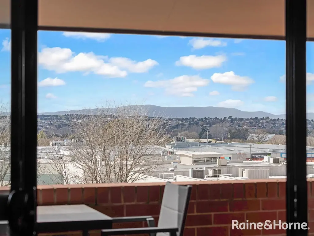 Bathurst 2Moenga "THE MEWS" - CBD APARTMENT WITH AIRBNB APPEAL