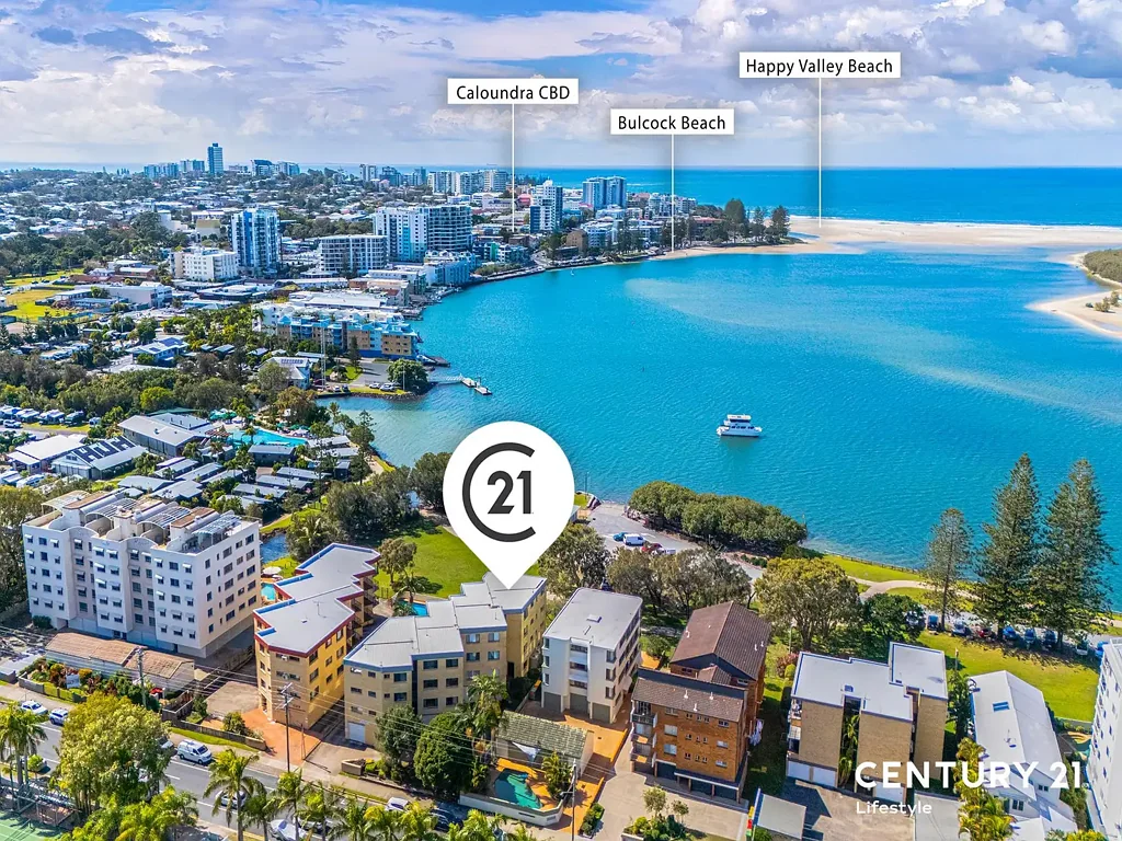 Golden Beach 2 Bedroom Modern Comfort plus Serene Seaside Living