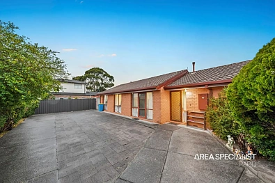 Hampton Park 3બેડરૂમ The Brief: Spacious Family Home in a Quiet Court Location!