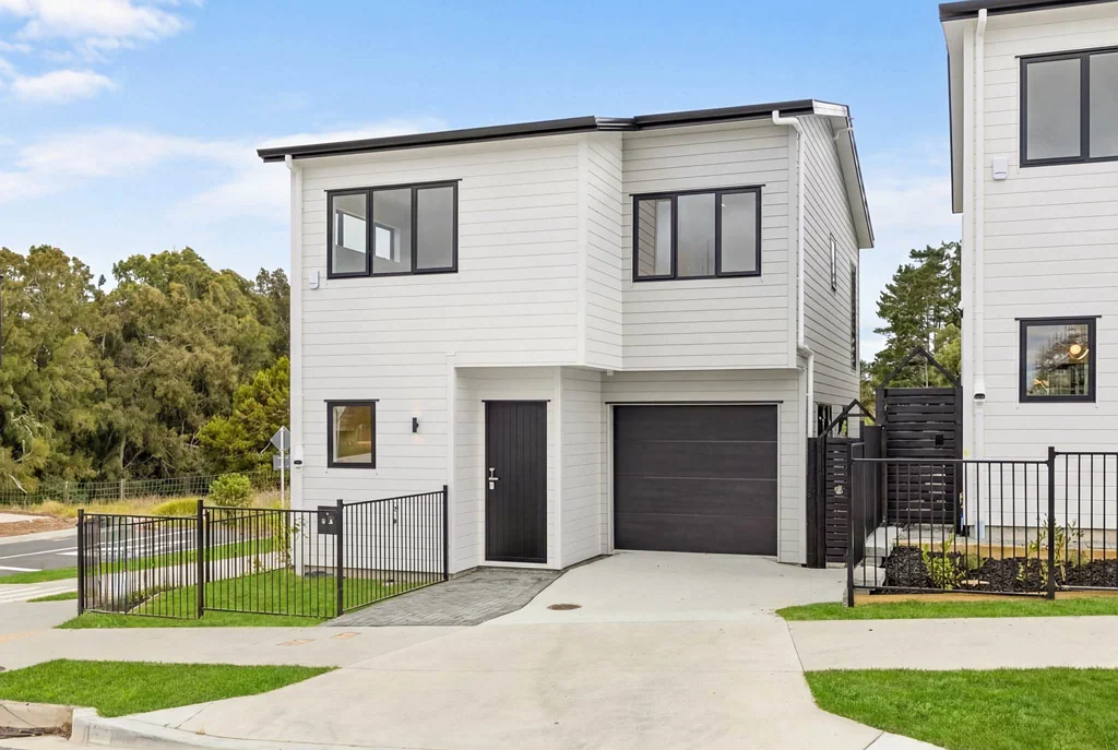 Westgate 4房  Light-Filled Corner Home with Open Views