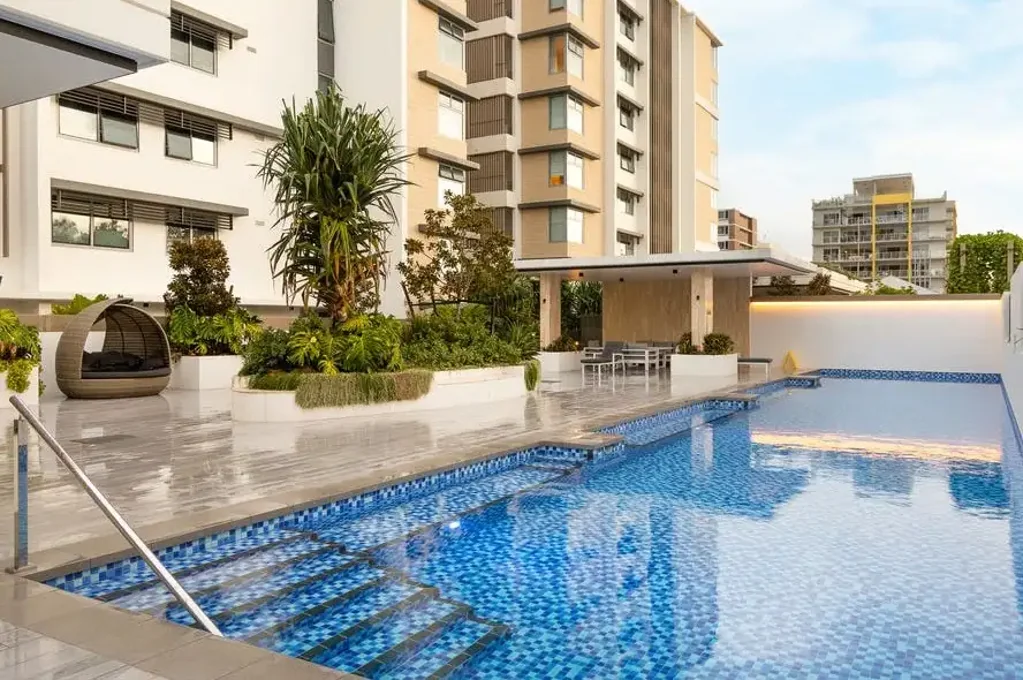 Elevate Your Coastal Lifestyle in this Luxurious Three-Bedroom Apartment!