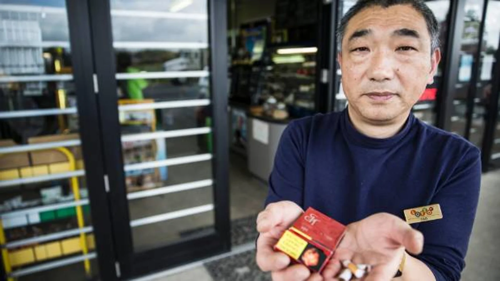 汉密尔顿一便利店4年被抢10次,华人店主为了保命停售香烟