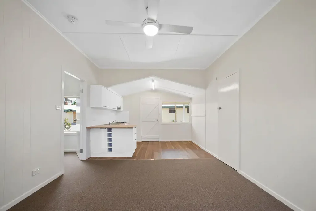 In The Heart Of Town - Electricity, Water & Gardening Included!