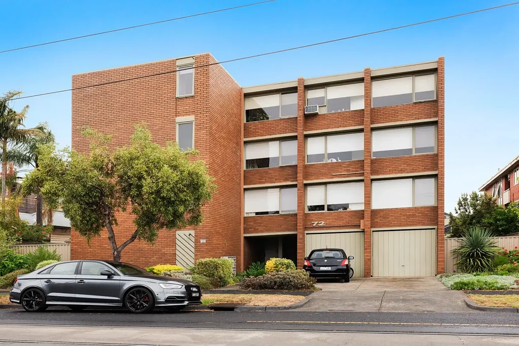 Fully Furnished Superb / Inner-Bayside Living