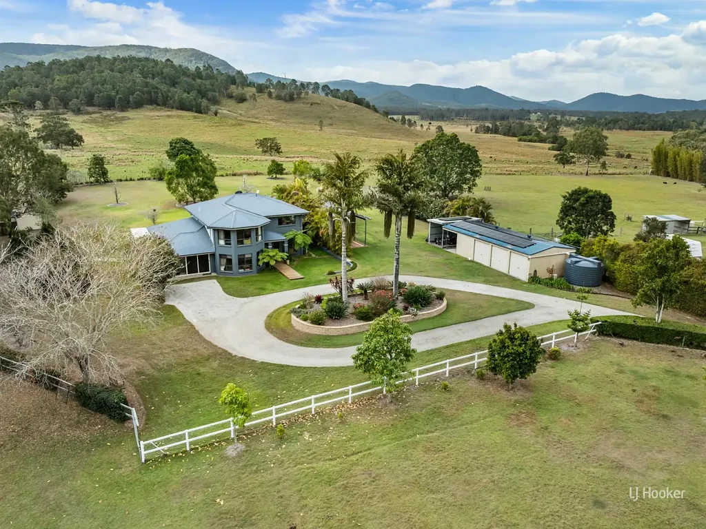 Royston 4房 宽敞高地田园生活，拥有空间、私密性及乡村美景 Expansive Elevated Acreage Living with Space, Privacy & Rural Views