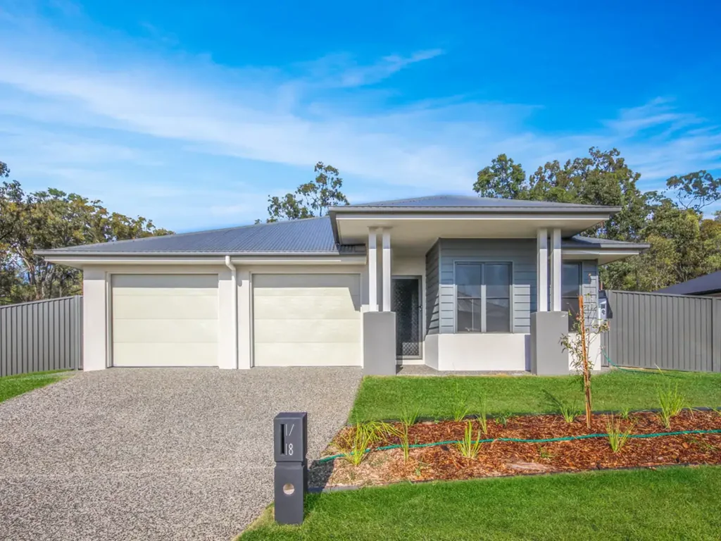 Spacious 3-Bedroom Duplex with an Impressive Backyard