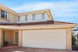 2/16 Seymour Drive, Flinders