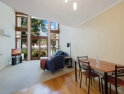 10/18 Captain Cook Crescent, Griffith, Inner South, 1房, 1浴, Apartment
