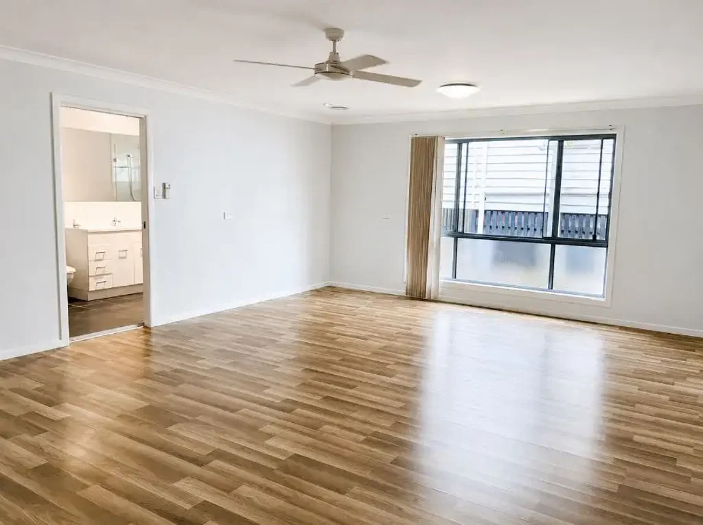 Convenient Studio Living in Yeronga!
