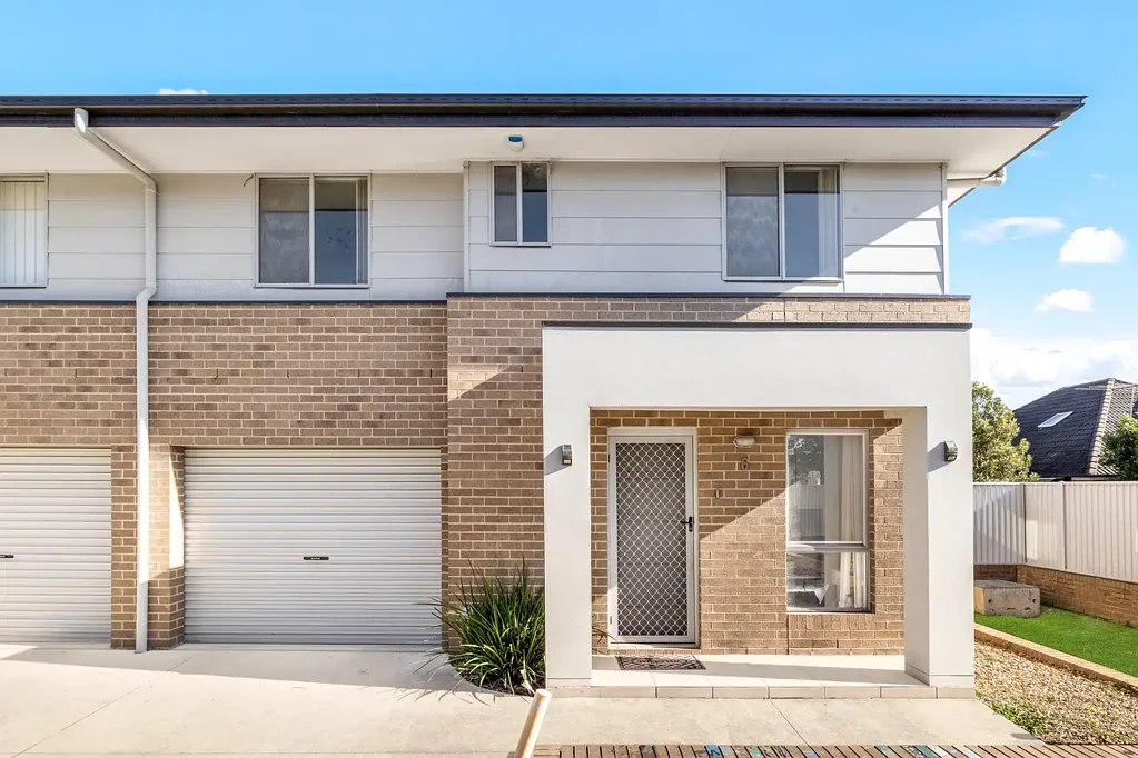 Oxley Park 4침실 Beautifully Presented 4 Bedroom Townhouse!