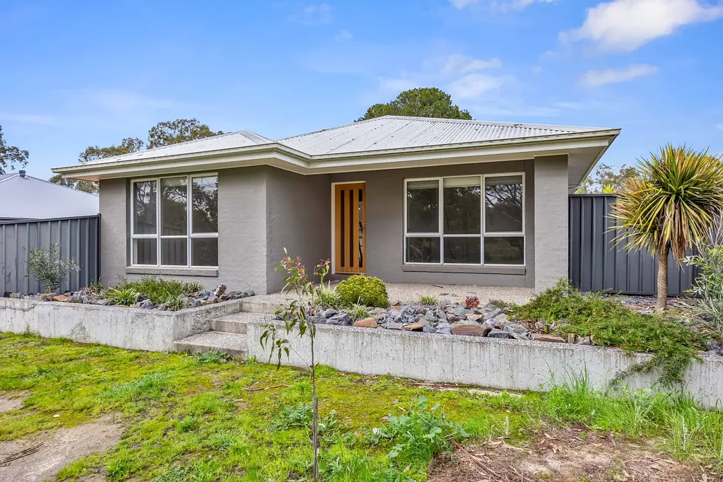 Ararat 4ਬੈੱਡਰੂਮ Peaceful Bushland Outlook, Modern Family Living