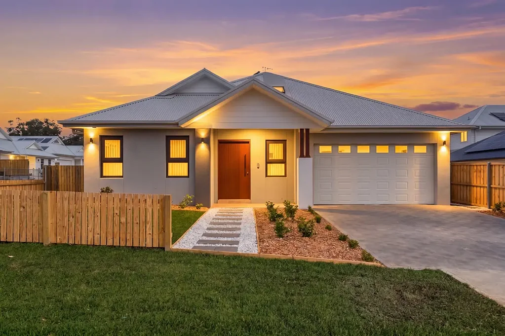 Menangle 6Zimmer BRAND NEW | DUAL OCCUPANCY | 4 BED HOME + 2 BED GRANNY FLAT | SEPARATE METERING