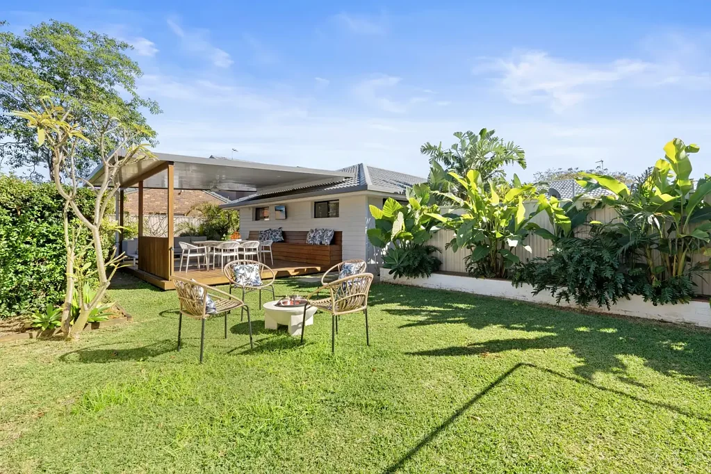 2/8 Peacock Place, Burleigh Waters, QLD 4220