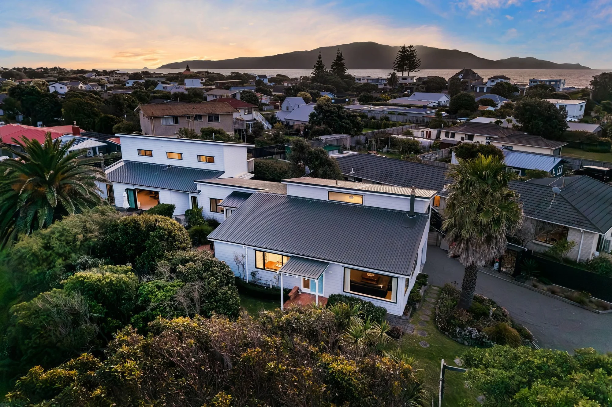 Waikanae Beach 5Habitaciones Two Homes, Endless Possibilities