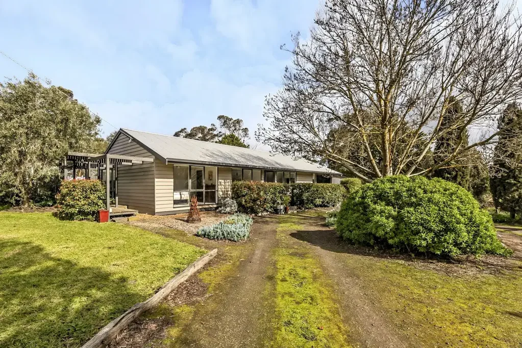 Winchelsea 3房  HUGE BLOCK, PRIVATE LOCATION & A VERY WELCOMING HOME