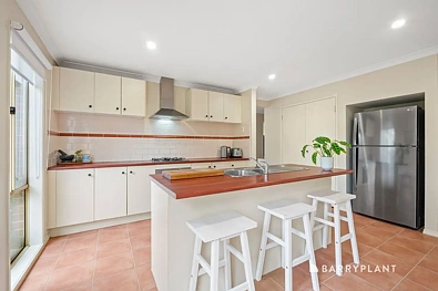 8 Fleetwood Drive, Doreen, VIC 3754, 3 Bedrooms, 2 Bathrooms, House