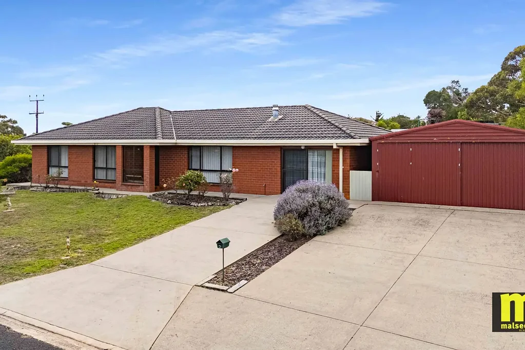 Millicent 3 Bedroom Great Red Brick Family Home In Quiet Millicent Location