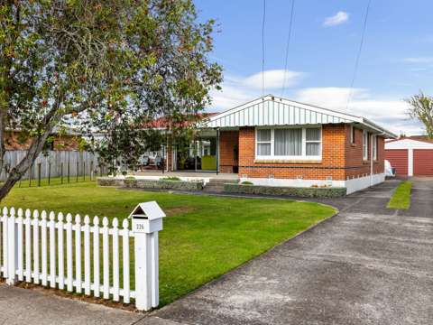 Te Awamutu 3房  Renovated family home with subdivision potential
