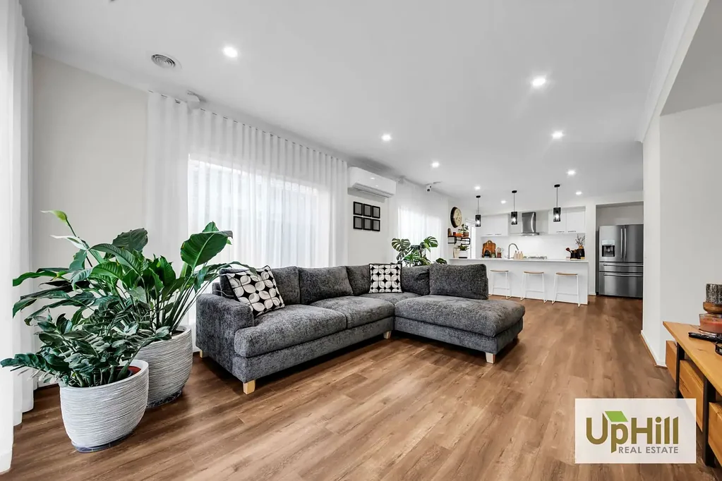 Clyde 3Phòng ngủ Near-New Family Home in Immaculate Condition