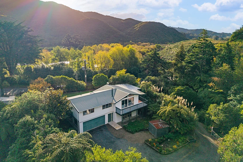 Wainuiomata 3房  Small Lifestyle Opportunity Awaits!