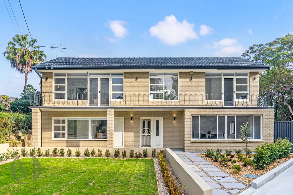 Dundas 4બેડરૂમ A Flexible Family Sanctuary in a Peaceful Cul-de-Sac
