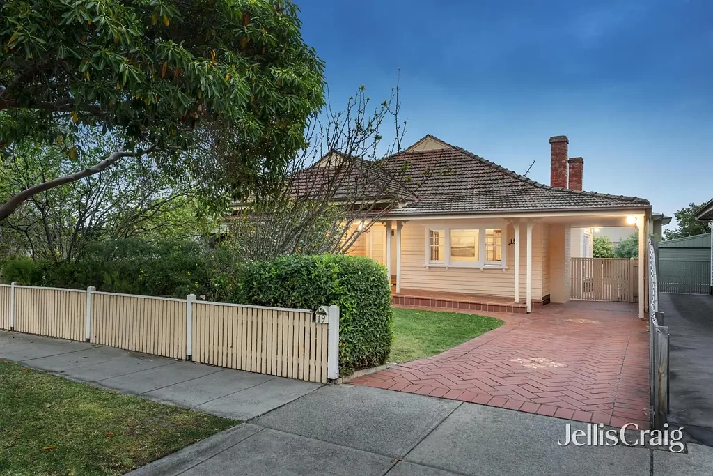 19 Hall Street, Mckinnon, VIC 3204
