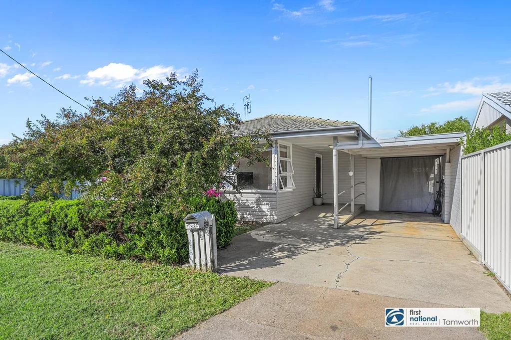 Tamworth SOUTH TAMWORTH – Classic 3 Bedroom Timber Family Home.