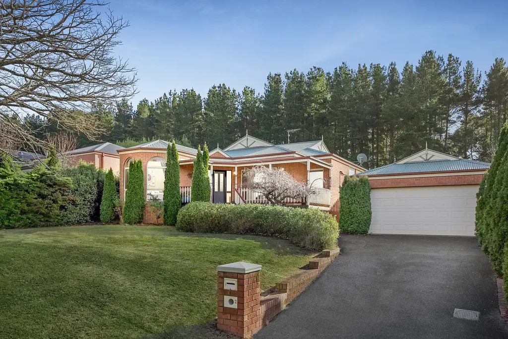 2 Pinelea Grove, Gisborne, VIC 3437