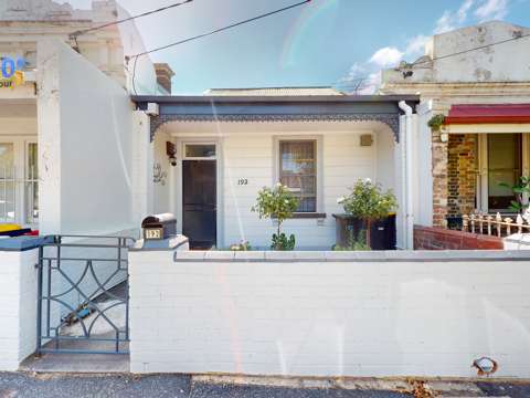 CHARMING RENOVATED TERRACE