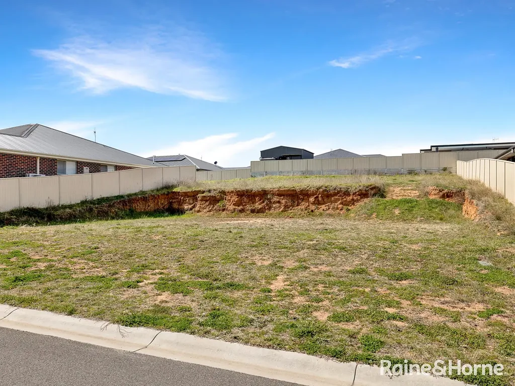 Kelso SPACIOUS BLOCK IN A FAMILY-FRIENDLY SETTING