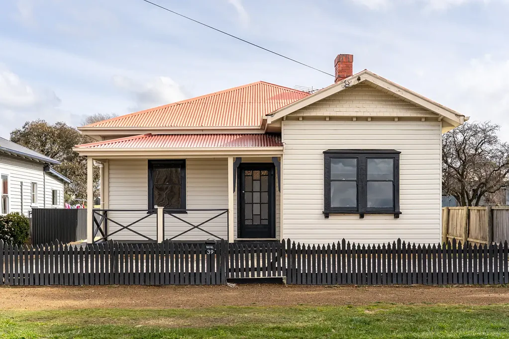 Oatlands 2બેડરૂમ Period home with a modern upgrade.