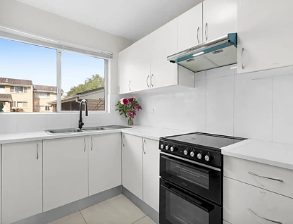 4/34A Saywell Road, Macquarie Fields, NSW 2564, 3部屋, 1バスルーム, Townhouse