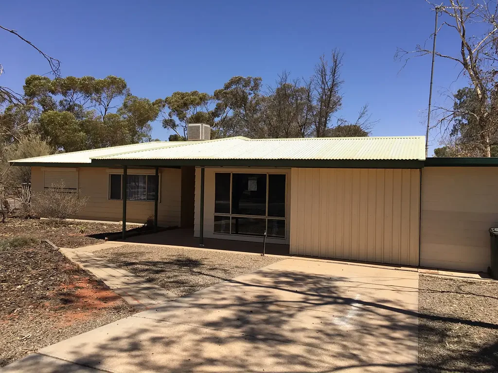 Roxby Downs 3ห้องนอน NEAT AND TIDY