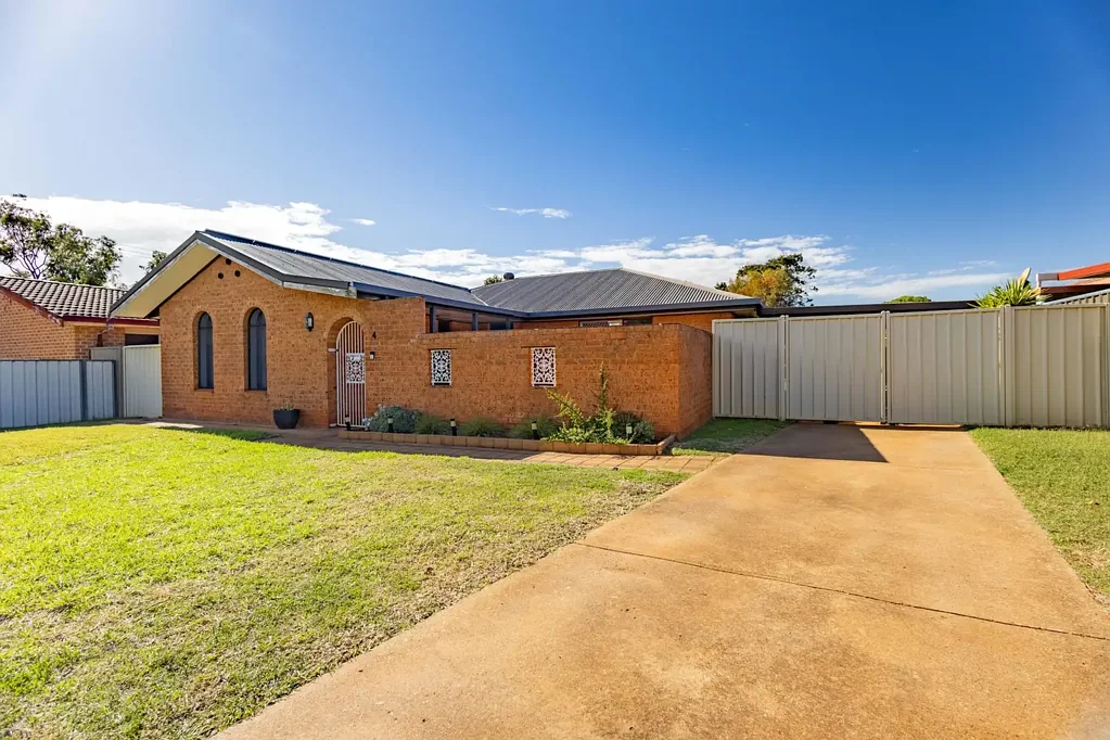 Dubbo 3غرفة نوم Lovely, modern and private home ideal for Families, First home buyers and Investors.