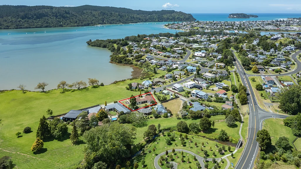 Whangamata 3Phòng ngủ Discover exceptional coastal living in Whangamatā