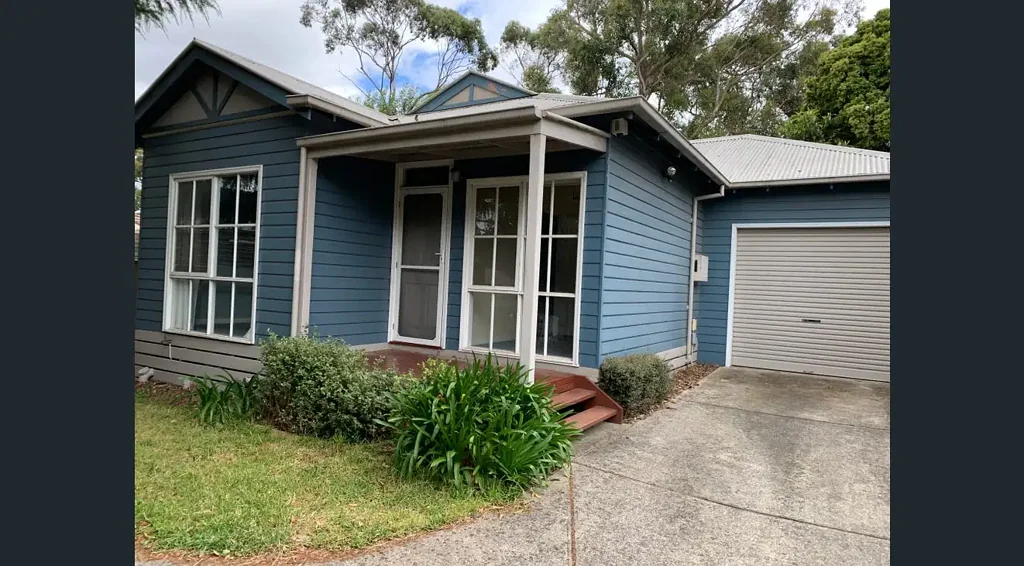 Quaint, Quiet & Convenient Living in the Heart of Ferntree Gully