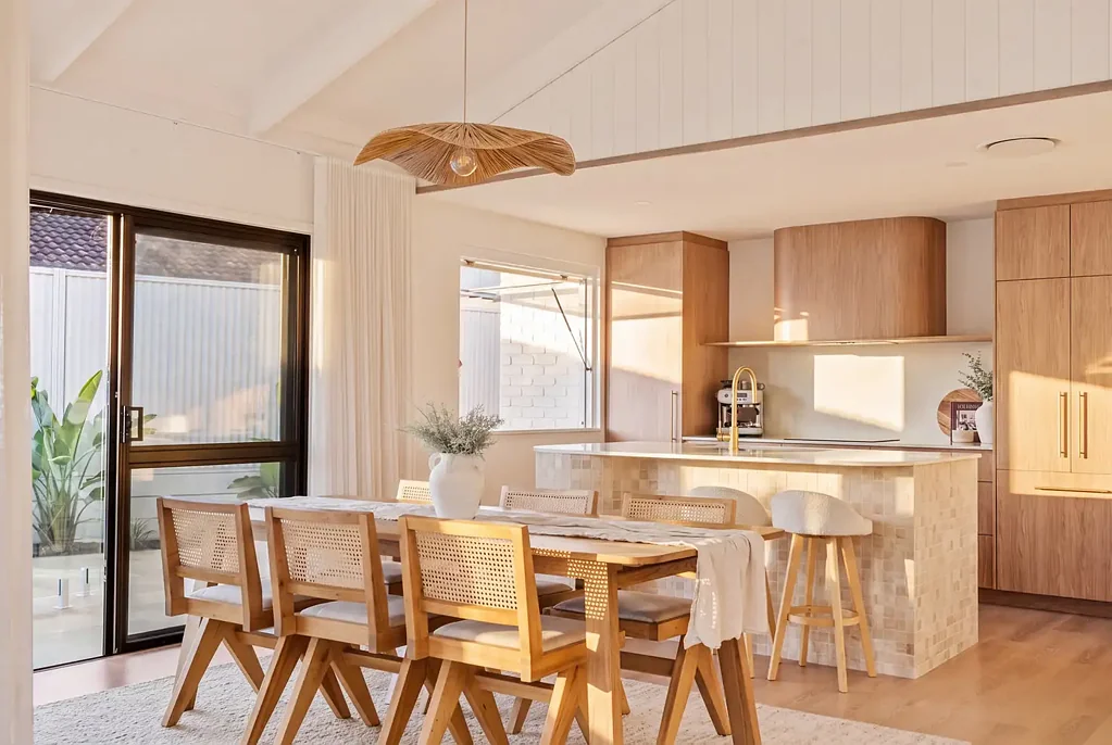 Robina 3침실 A beautifully curated residence where luxury, warmth, and effortless living come together.