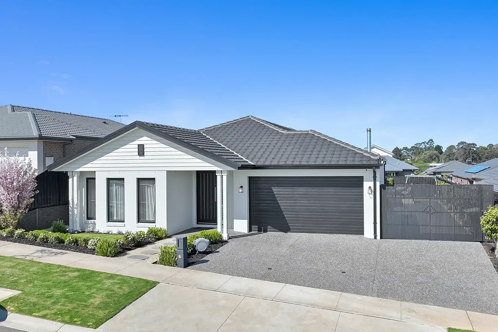 Warragul 4कमरा STYLE, SOPHISTCATION AND FIRST CLASS ADDRESS